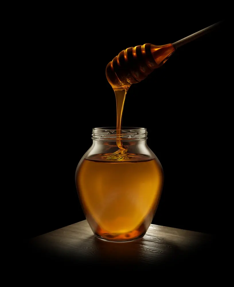honey black background 1